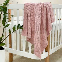 Paturica bebe Cosy tricotata din bumbac roz pudra